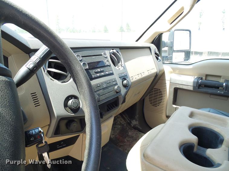 image for item DD8635 2012 Ford F250 Super Duty pickup truck