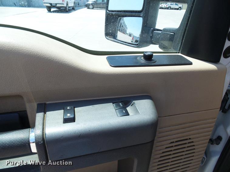 image for item DD8635 2012 Ford F250 Super Duty pickup truck