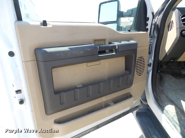 image for item DD8635 2012 Ford F250 Super Duty pickup truck