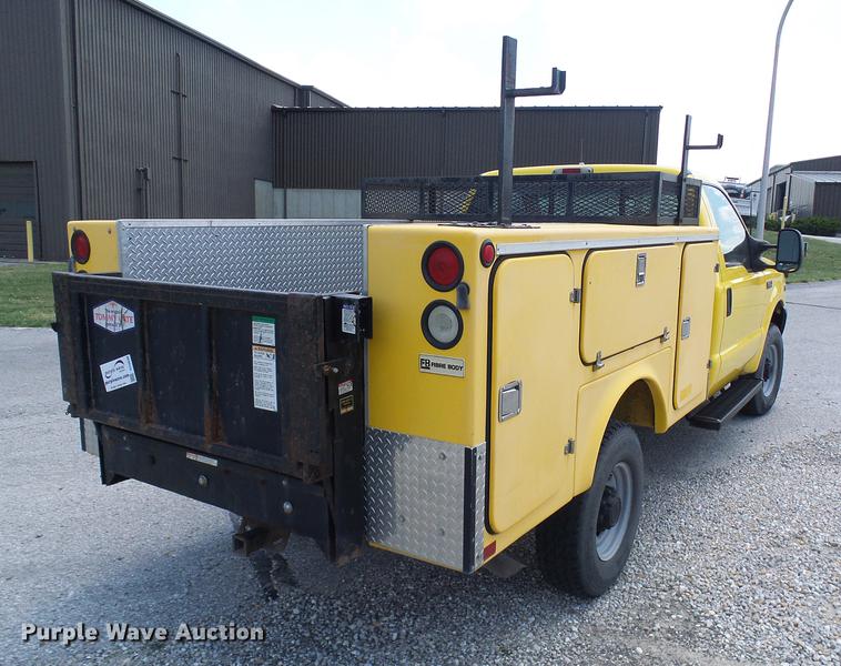 image for item DD8636 1999 Ford F250 Super Duty utility bed pickup truck