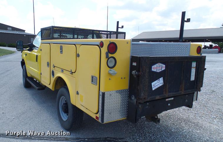 image for item DD8636 1999 Ford F250 Super Duty utility bed pickup truck