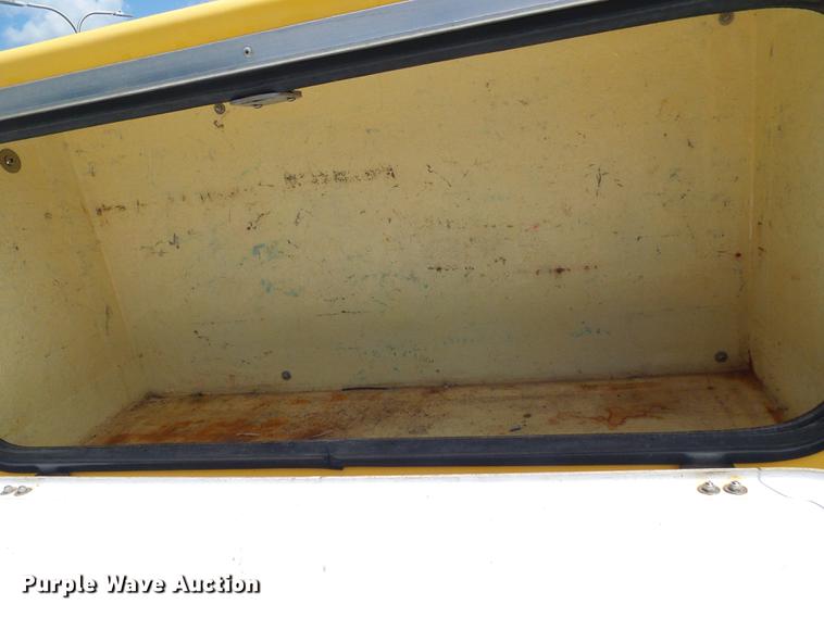 image for item DD8636 1999 Ford F250 Super Duty utility bed pickup truck