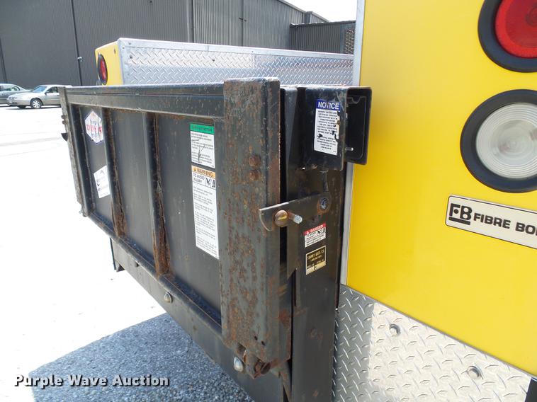 image for item DD8636 1999 Ford F250 Super Duty utility bed pickup truck