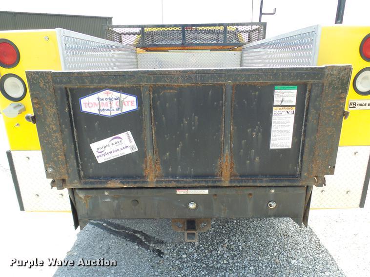 image for item DD8636 1999 Ford F250 Super Duty utility bed pickup truck