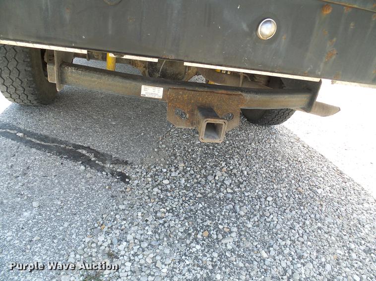 image for item DD8636 1999 Ford F250 Super Duty utility bed pickup truck