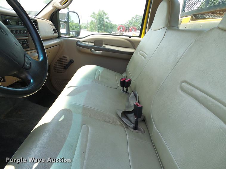 image for item DD8636 1999 Ford F250 Super Duty utility bed pickup truck