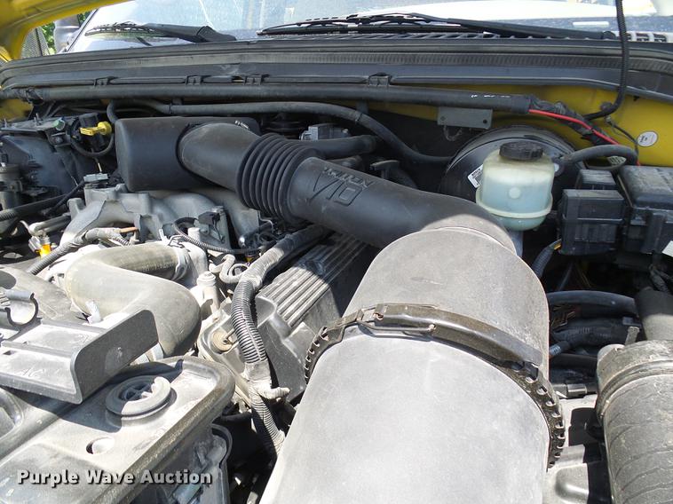 image for item DD8636 1999 Ford F250 Super Duty utility bed pickup truck