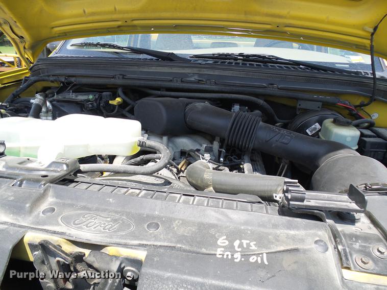 image for item DD8636 1999 Ford F250 Super Duty utility bed pickup truck