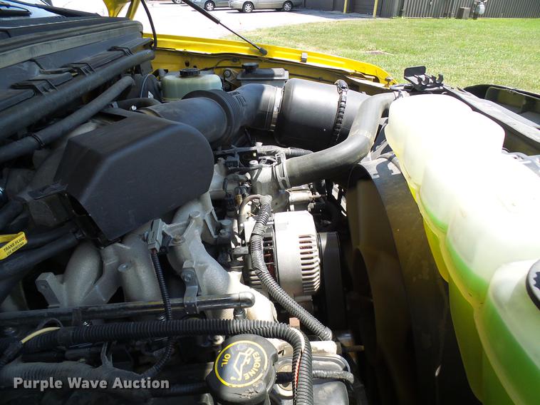 image for item DD8636 1999 Ford F250 Super Duty utility bed pickup truck