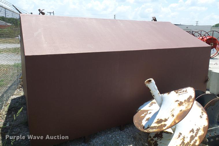 image for item DD8637 Truck bed enclosure