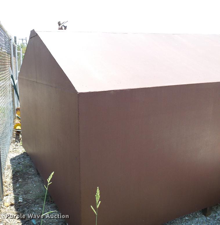 image for item DD8637 Truck bed enclosure