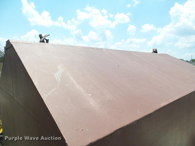 image for item DD8637 Truck bed enclosure