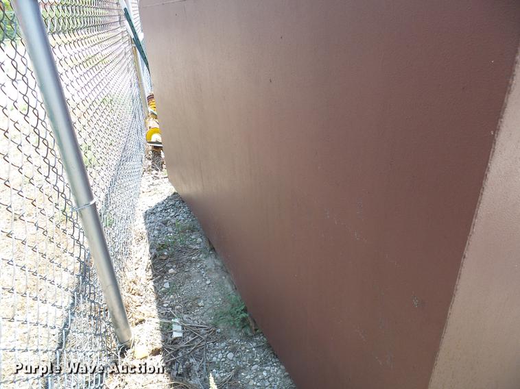 image for item DD8637 Truck bed enclosure