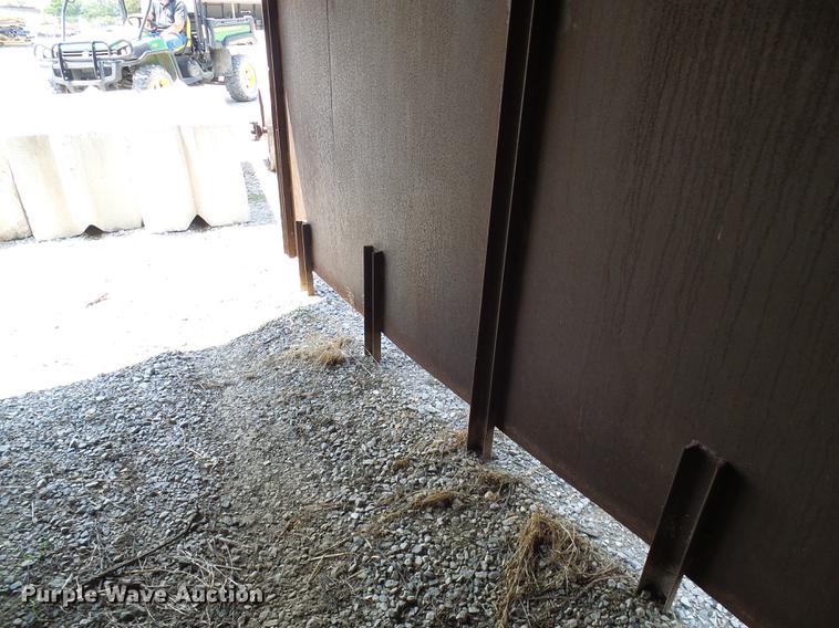 image for item DD8637 Truck bed enclosure