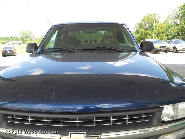 image for item DD8649 2001 Chevrolet Silverado 1500 Ext. Cab pickup truck