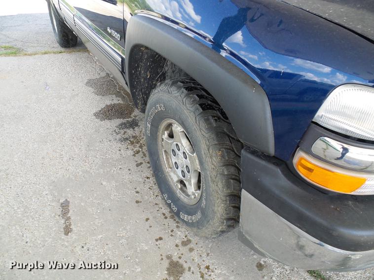 image for item DD8649 2001 Chevrolet Silverado 1500 Ext. Cab pickup truck