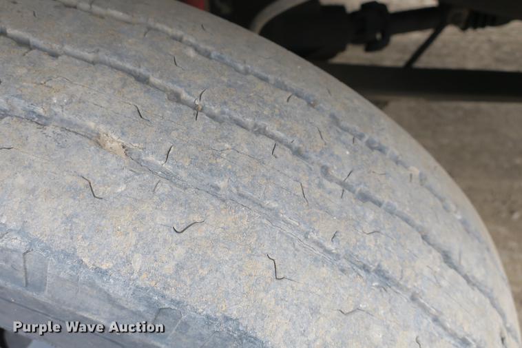 image for item DE3769 1996 Ford F350 Super Duty XLT flatbed pickup truck