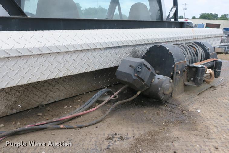 image for item DE3769 1996 Ford F350 Super Duty XLT flatbed pickup truck