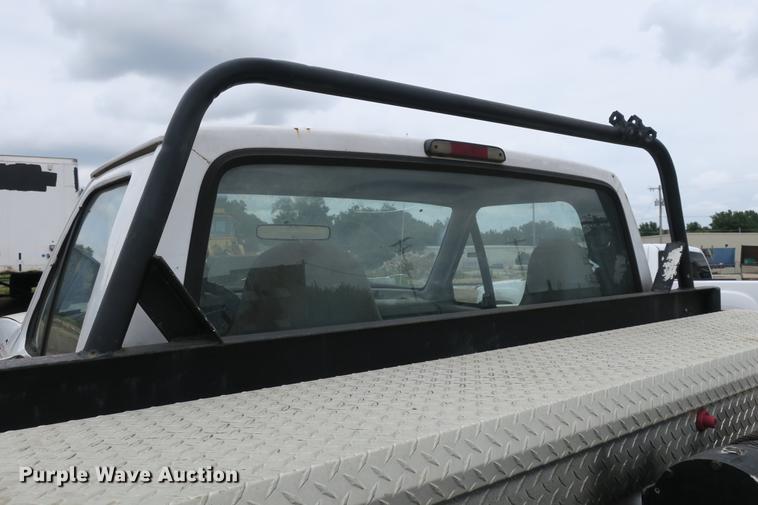 image for item DE3769 1996 Ford F350 Super Duty XLT flatbed pickup truck