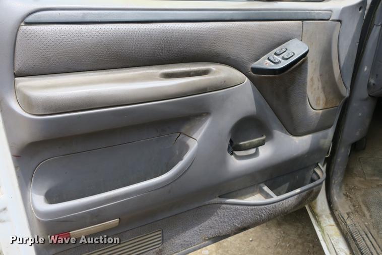 image for item DE3769 1996 Ford F350 Super Duty XLT flatbed pickup truck