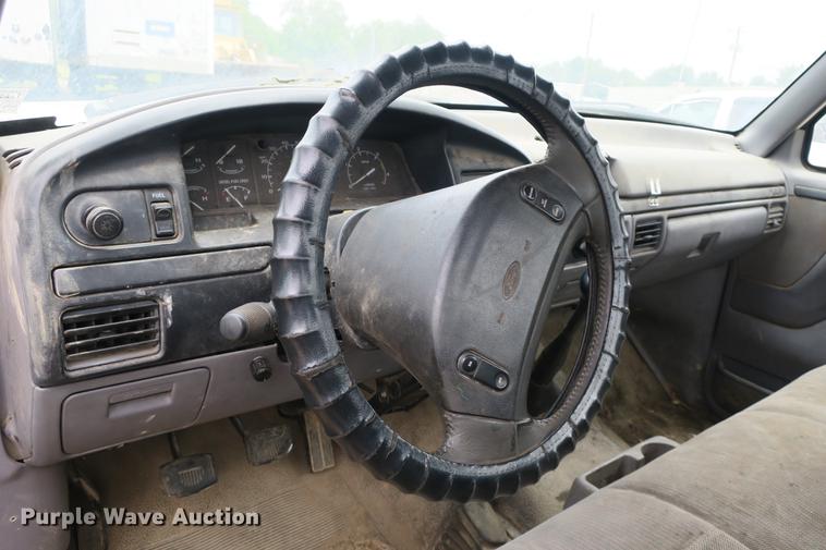 image for item DE3769 1996 Ford F350 Super Duty XLT flatbed pickup truck