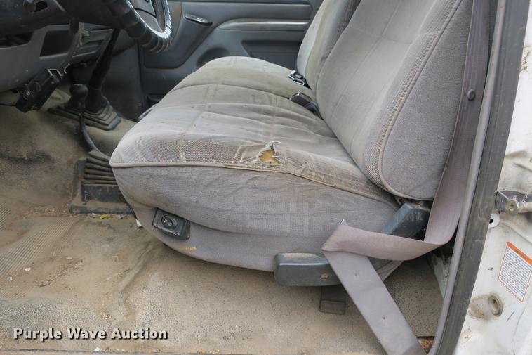 image for item DE3769 1996 Ford F350 Super Duty XLT flatbed pickup truck