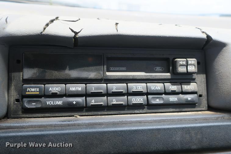 image for item DE3769 1996 Ford F350 Super Duty XLT flatbed pickup truck