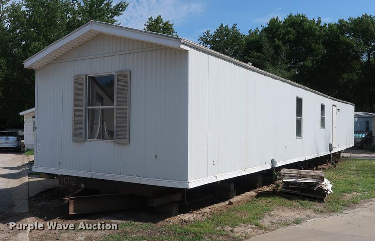 image for item DE6086 1995 Fleetwood Homes mobile home