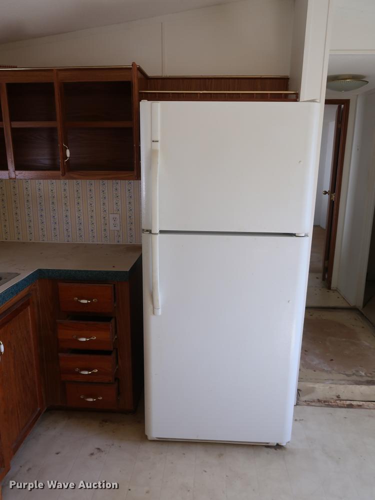 image for item DE6086 1995 Fleetwood Homes mobile home