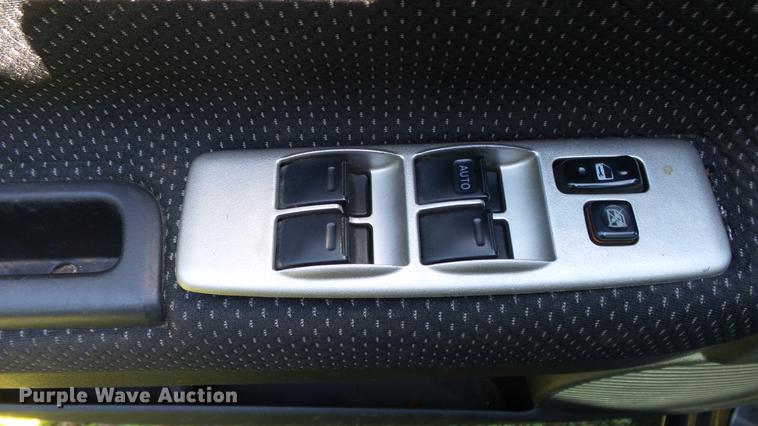 image for item DE7186 2005 Scion XB SUV