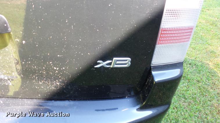 image for item DE7186 2005 Scion XB SUV