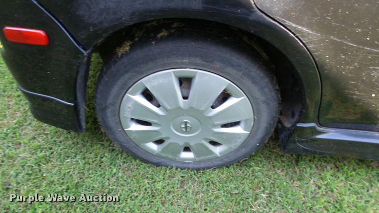 image for item DE7186 2005 Scion XB SUV