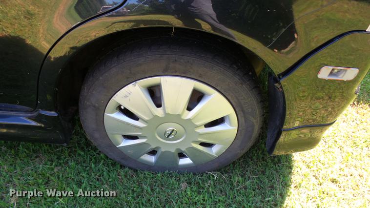 image for item DE7186 2005 Scion XB SUV