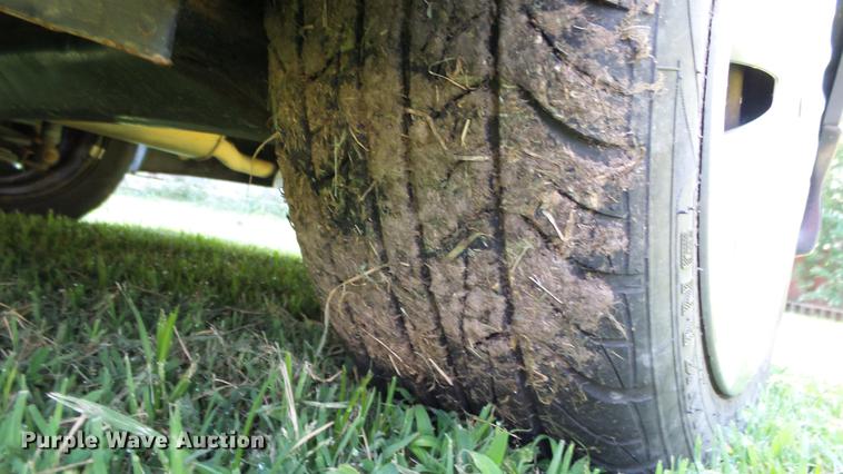 image for item DE7186 2005 Scion XB SUV