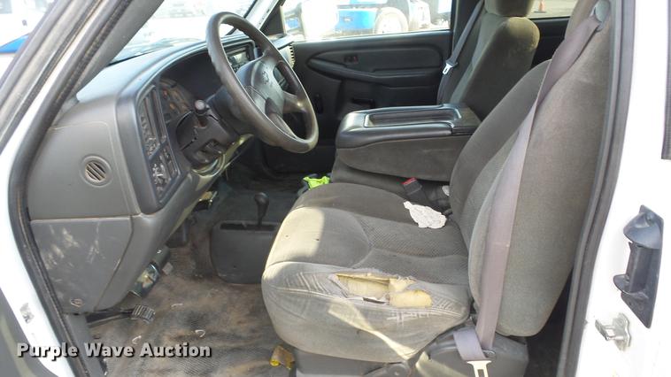 image for item DE7210 2006 Chevrolet Silverado 2500HD Ext. Cab pickup truck