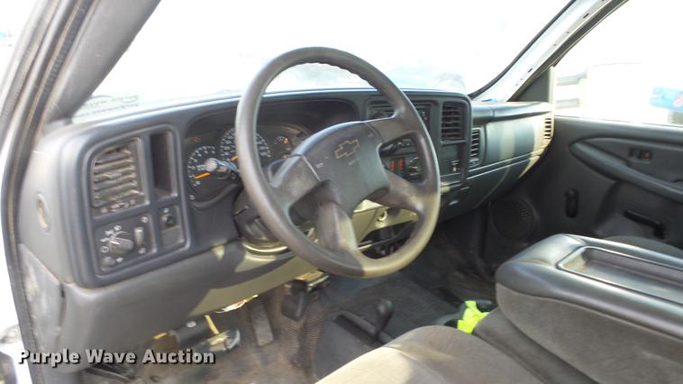 image for item DE7210 2006 Chevrolet Silverado 2500HD Ext. Cab pickup truck