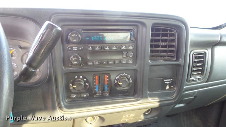 image for item DE7210 2006 Chevrolet Silverado 2500HD Ext. Cab pickup truck