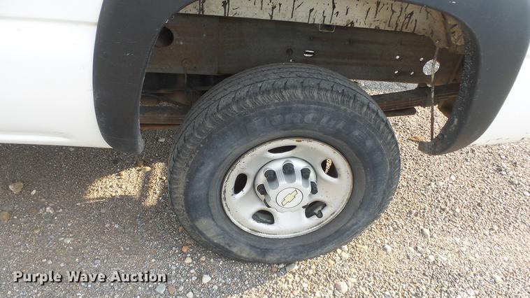 image for item DE7210 2006 Chevrolet Silverado 2500HD Ext. Cab pickup truck