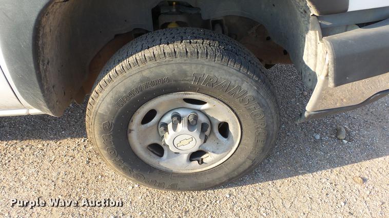 image for item DE7210 2006 Chevrolet Silverado 2500HD Ext. Cab pickup truck