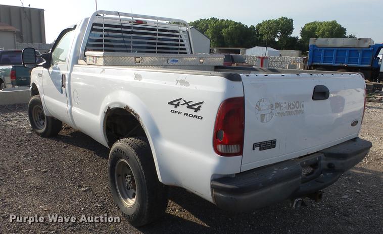 image for item DE7211 2001 Ford F250 Super Duty pickup truck