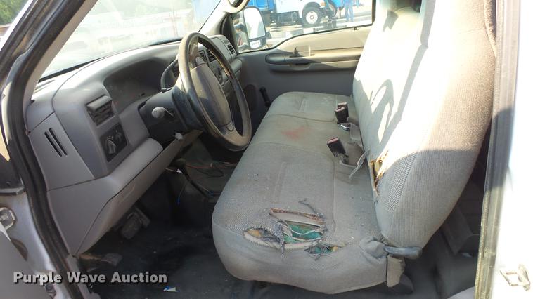 image for item DE7211 2001 Ford F250 Super Duty pickup truck