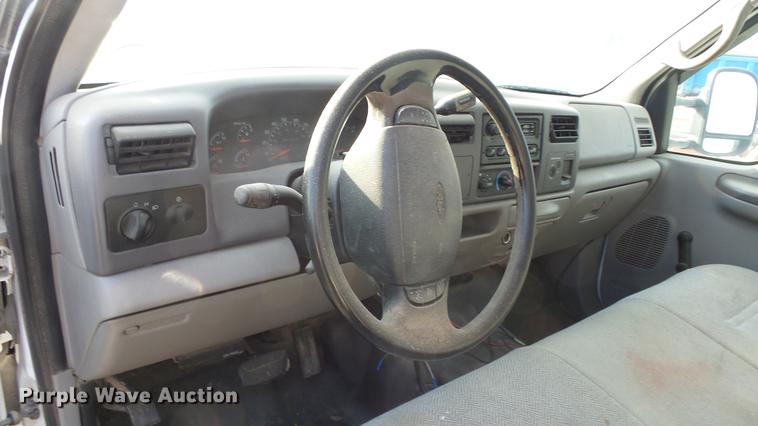 image for item DE7211 2001 Ford F250 Super Duty pickup truck