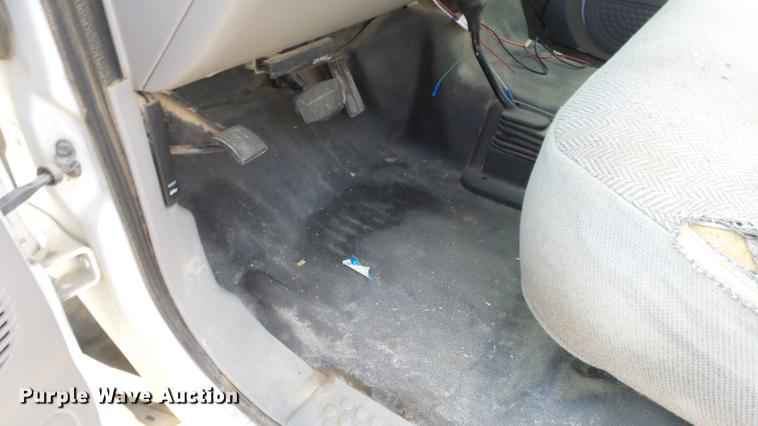 image for item DE7211 2001 Ford F250 Super Duty pickup truck