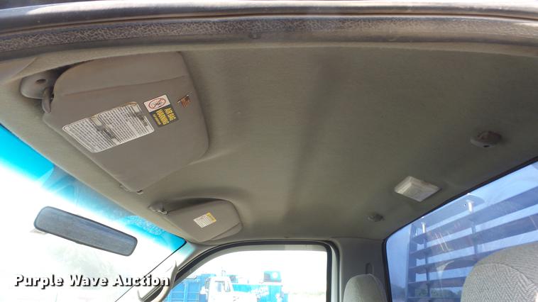 image for item DE7211 2001 Ford F250 Super Duty pickup truck