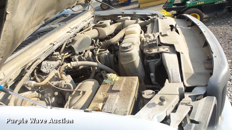 image for item DE7211 2001 Ford F250 Super Duty pickup truck