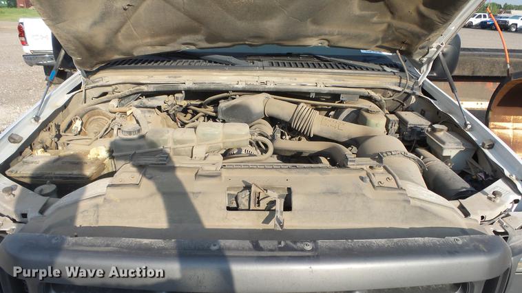 image for item DE7211 2001 Ford F250 Super Duty pickup truck