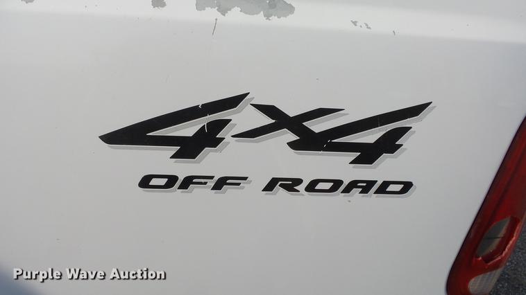 image for item DE7211 2001 Ford F250 Super Duty pickup truck