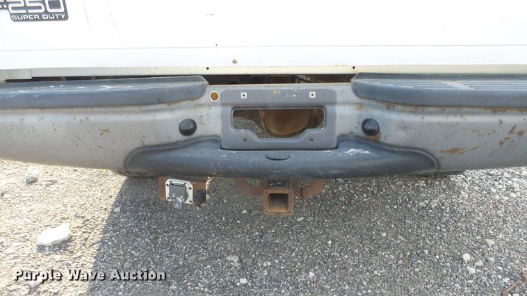 image for item DE7211 2001 Ford F250 Super Duty pickup truck