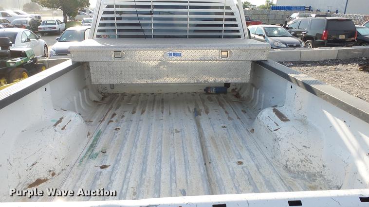 image for item DE7211 2001 Ford F250 Super Duty pickup truck