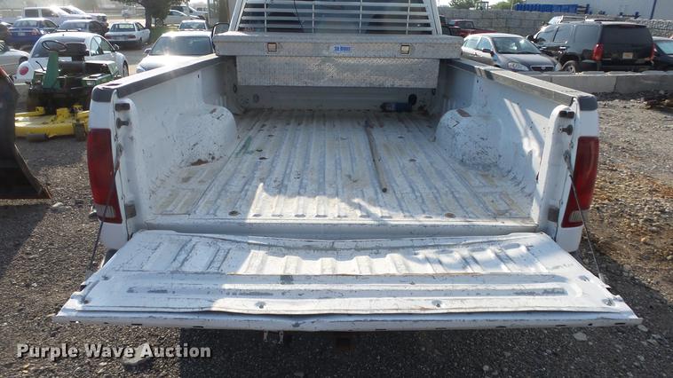 image for item DE7211 2001 Ford F250 Super Duty pickup truck